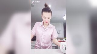 Millie Bobby Brown: Tik tok dance #4