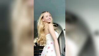 Sophia Diamond: Ass Jiggling #3