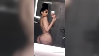 Stephanie Santiago: Naked ass #4