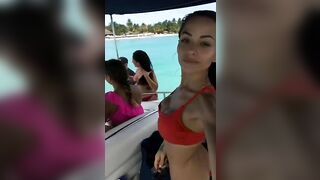 Melanie Pavola: IG Story Boat to Heaven 2 #3