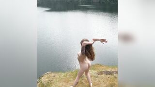 Dancing to the heartbeat of this alpine lake ????