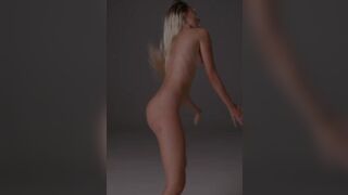 Naked Girls Dancing: Cute dance №2 #2