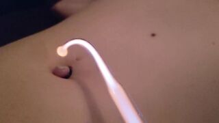 Naveljunkies: Torturing my poor tied out belly button with electric shocks #2