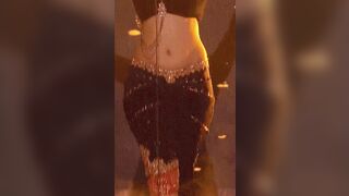 Navel NSFW: Mrunal Thakur navel #3