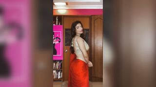 Navel NSFW: Anveshi Jain in red saree #3