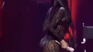 Nicki Minaj: We need twerking like this from her now #4