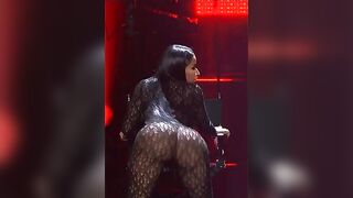 Nicki Minaj: Loves showing it #2