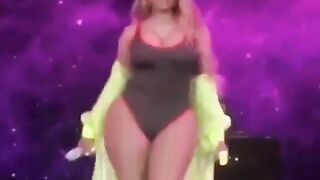 Nicki Minaj: Thickness №2 #4