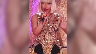 Nicki Minaj: Moaning on stage #2