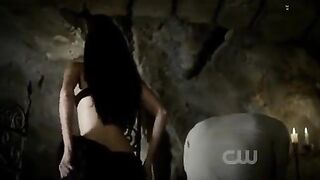 Nina Dobrev: The Vampire Diaries #1