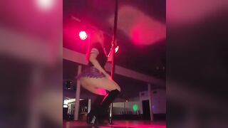 Noelia: Bailando en el tubo #2