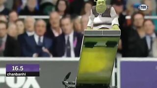 Tiny Shrek running through an obstacle course #3