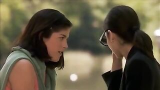 Sarah Michelle Gellar kissing Selma Blair in Cruel Intentions.