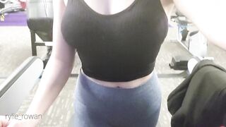 Cams: Girl Flashing Her Boobs in The Gym #2