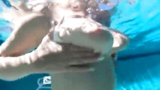 Boobs under water #2