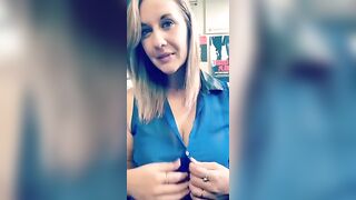 Bouncing office titties????