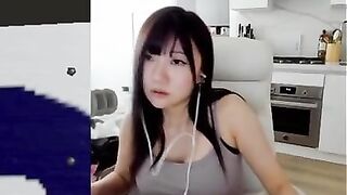 Offlinetv Girls: Aria looking stacked today #2