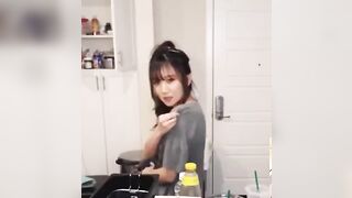 Offlinetv Girls: Aria teasing #2