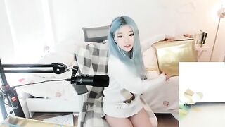 Offlinetv Girls: Jaime's Legs ♥️♥️ #1