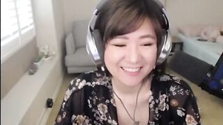 Offlinetv Girls: Sneak Peek of Becca's Dress #2