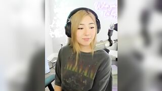 Offlinetv Girls: Loose shirt #3