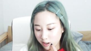 Offlinetv Girls: Here's Celine to brighten your day! #4