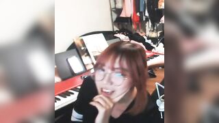 Offlinetv Girls: Classic Lily lip bite #3