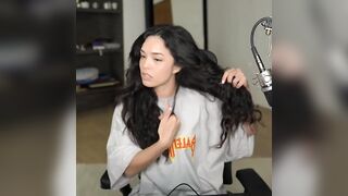 Offlinetv Girls: Curly hair Valkyrae #2