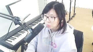 Offlinetv Girls: Cute Lily! #2