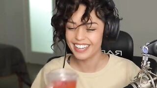 Offlinetv Girls: Rae Lipbites and playing with her hair #4