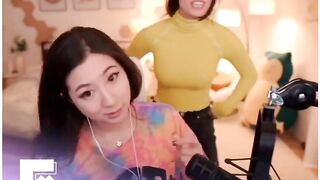 Offlinetv Girls: Rae looking fine af on Leslie's stream #1