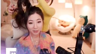 Offlinetv Girls: Rae looking fine af on Leslie's stream #4