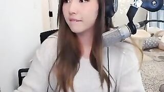 Offlinetv Girls: *lip bite* #1