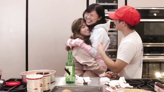 Offlinetv Girls: b'day hugs for lily #3