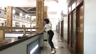 Milana Vayntrub: Cute dance #2