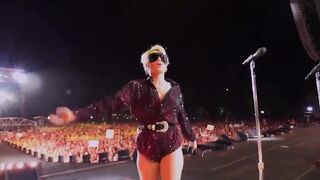 Miley Cyrus: Flash at ACL Fest #1