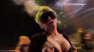 Miley Cyrus: Flash at ACL Fest #4