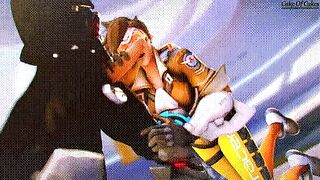 Tracer blows Reaper during combat #4